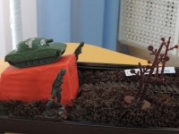 Поделка «Памятник танку»